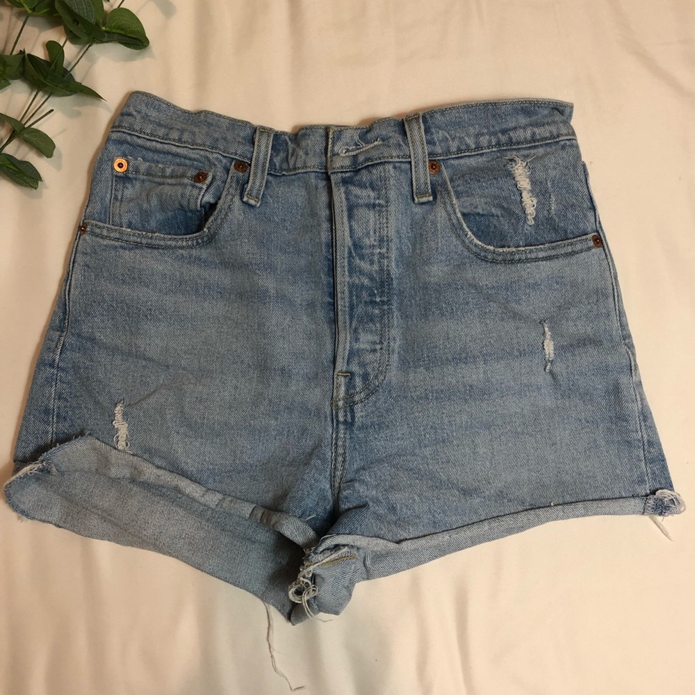 Levi’s ribcage shorts blue, size 28